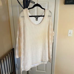 ❤️Chelsea & Theodore Blouse sweater beije size medium with under white tank top